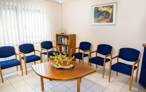 Wartezimmer der Hausarztpraxis Rückersdorf